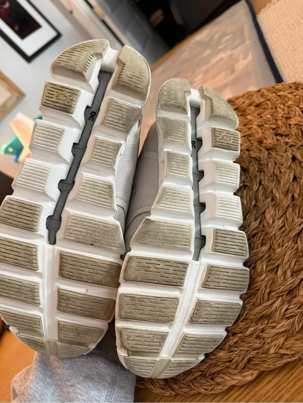 On cloud travel shoe